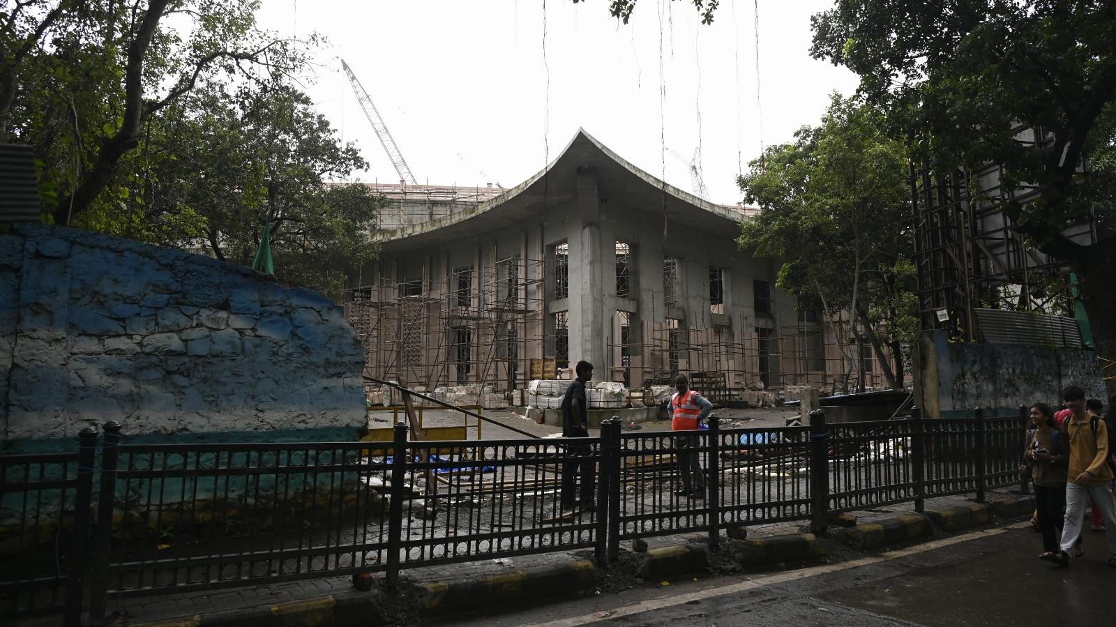 स्मारक निर्माण में जुटी टीम इस परियोजना को जल्द से जल्द पूरा करने की दिशा में काम कर रही है, ताकि यह सम्मानजनक स्मारक शीघ्र जनता के लिए उपलब्ध हो सके. 