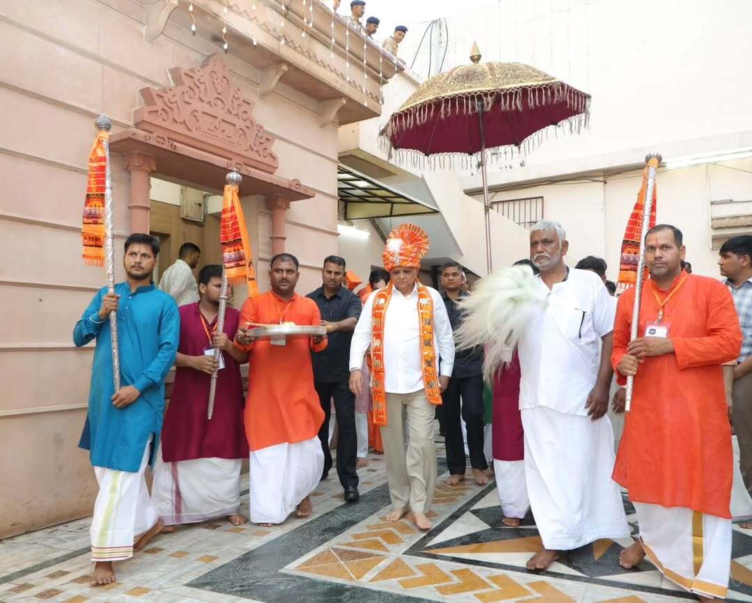 जगन्नाथ यात्रा का आयोजन सिर्फ धार्मिक दृष्टिकोण से ही नहीं, बल्कि सामाजिक और सांप्रदायिक सद्भाव के प्रतीक के रूप में भी किया जाता है. यात्रा में सभी जाति, धर्म, और समाज के लोग हिस्सा लेते हैं, जो एकता और भाईचारे का संदेश देती है.