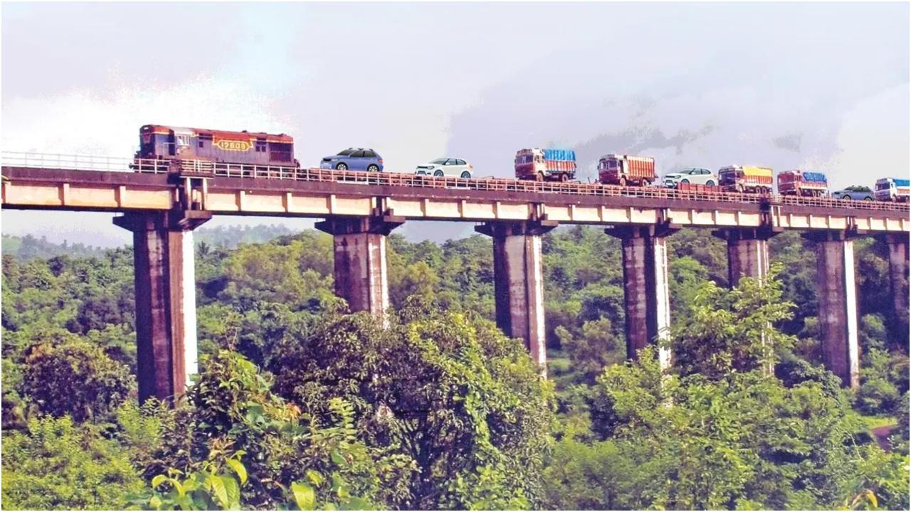 Iमुंबई से गोवा तक कार में बैठकर ट्रेन से करेंगे यात्रा