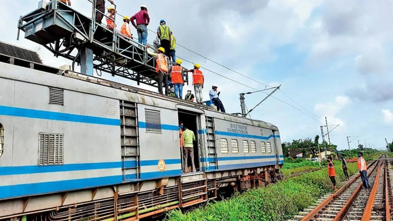 Iकोंकण रेलवे ने बिजली संकट को लेकर सीएम फडणवीस से लगाई गुहार