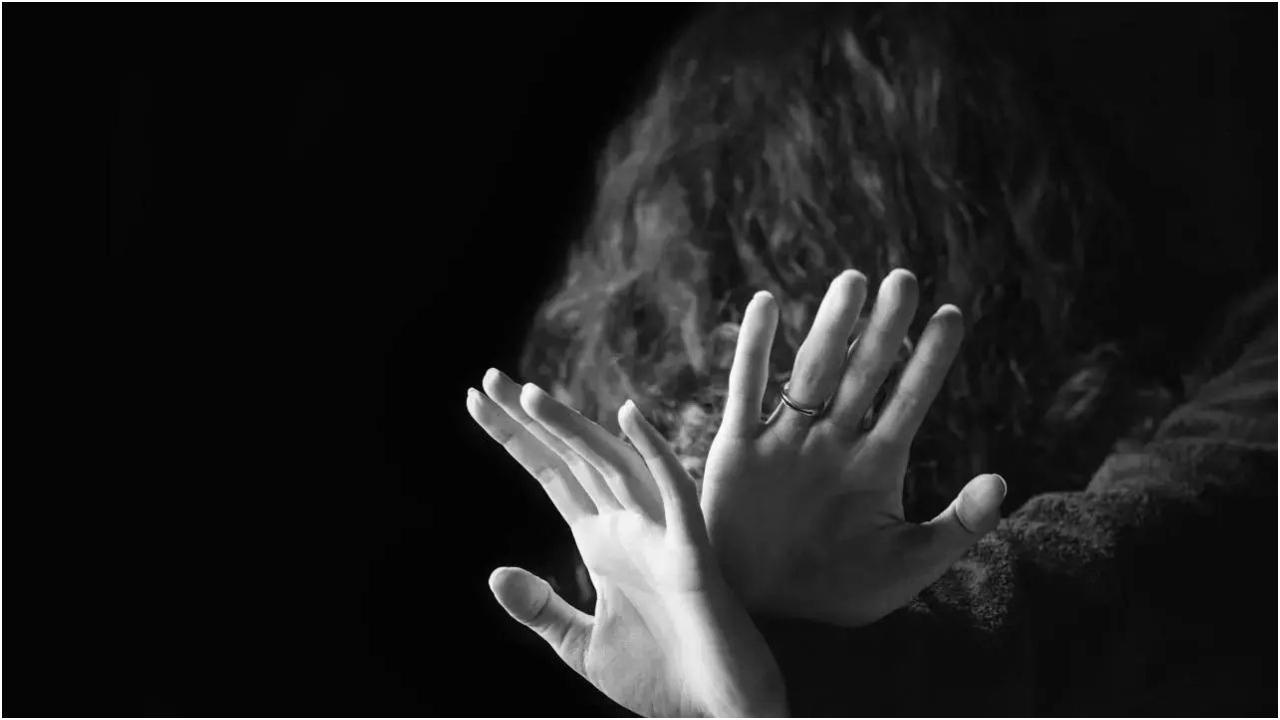 व्यक्ति को POCSO और अन्य अधिनियमों के प्रासंगिक प्रावधानों के तहत दोषी ठहराया गया था. प्रतीकात्मक तस्वीर