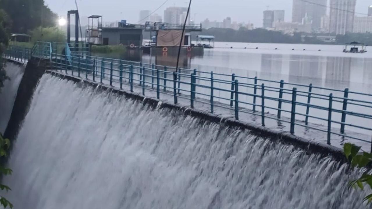 Iमुंबई में भारी बारिश से पवई झील में पानी का स्तर बढ़ा, बीएमसी ने दी ये चेतावनी