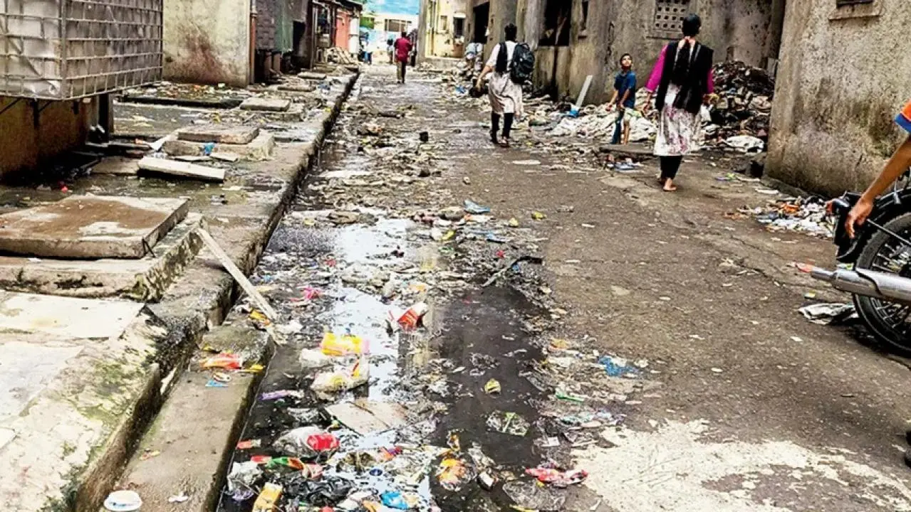 Iस्वच्छ मुंबई अभियान के तहत चांदीवली के संघर्ष नगर में बीएमसी की सख्त कार्रवाई