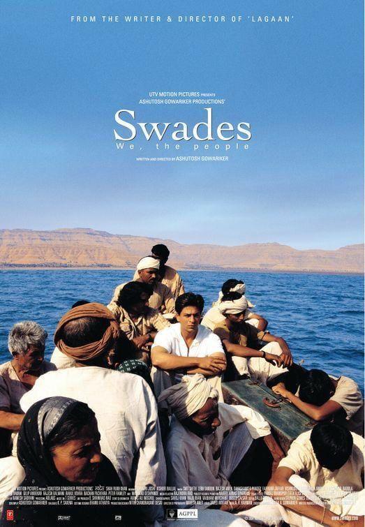 स्वदेश (2004) – मोहान भागर्व जैसे किरदार में SRK ने एकदम सादगी और सच्चाई से भरपूर अभिनय किया. बिना ग्लैमर के, ये शायद उनके सबसे ज़्यादा असली और जुड़ाव वाले किरदारों में से एक था.