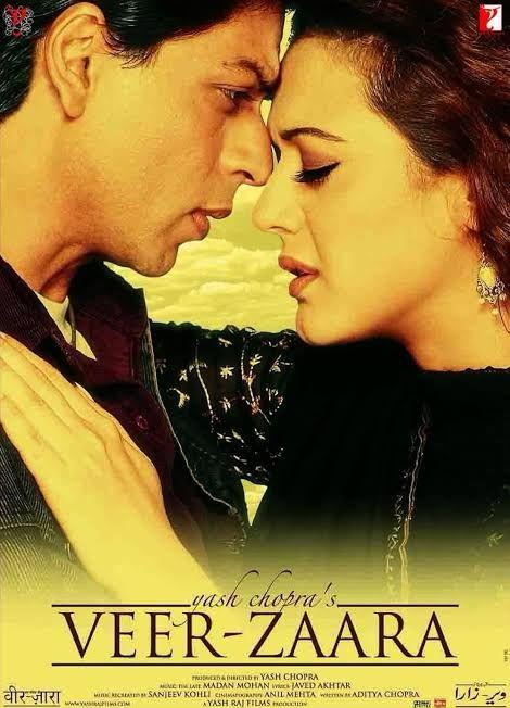 वीर-ज़ारा (2004) – इस सरहद पार मोहब्बत की दास्तान में SRK का सौम्य और जज़्बाती अंदाज़ देखने को मिला. प्यार को समय और सीमाओं से परे दिखाने वाली ये कहानी दिलों को छू गई.