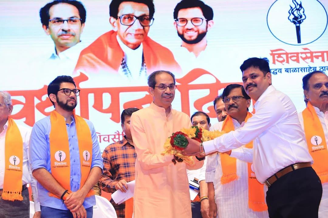 उद्धव ने आरोप लगाया कि भाजपा मराठी पार्टियों को एकजुट होने से रोकने के लिए लगातार प्रयास कर रही है.  