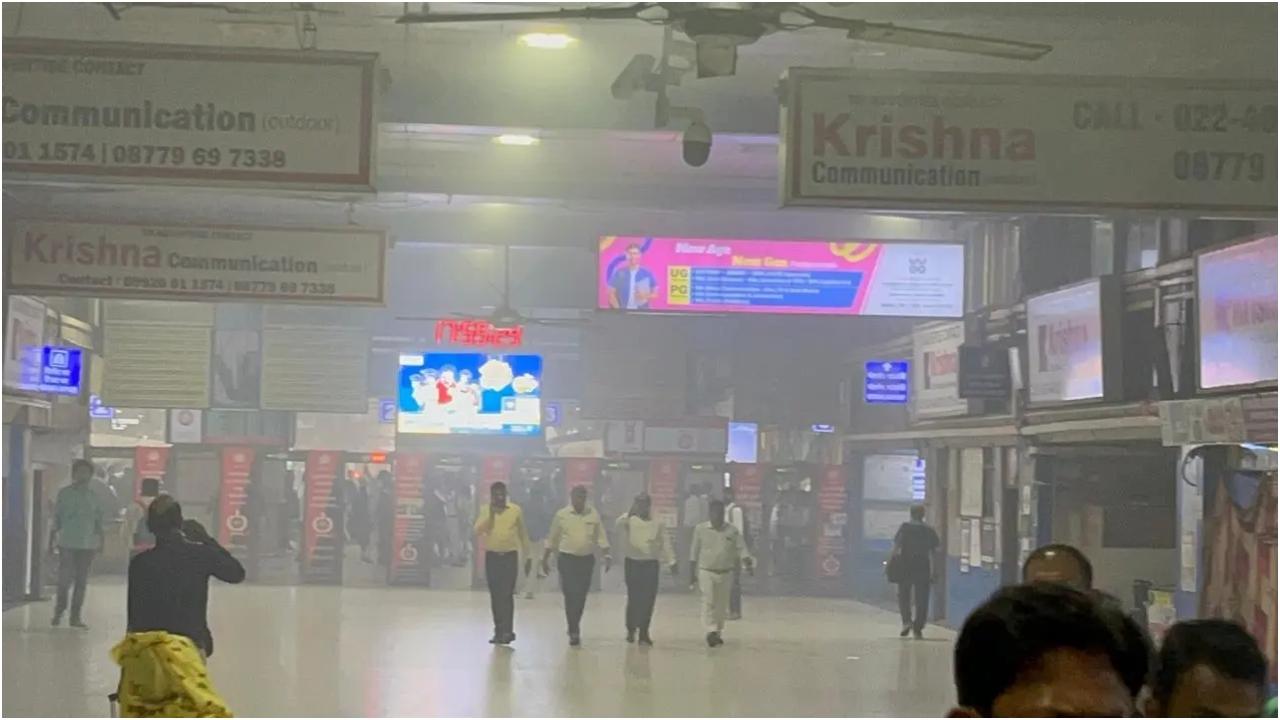 उन्होंने कहा कि आग लगने के बाद, बहुत अधिक धुआं होने के कारण पहली मंजिल को खाली करा दिया गया.