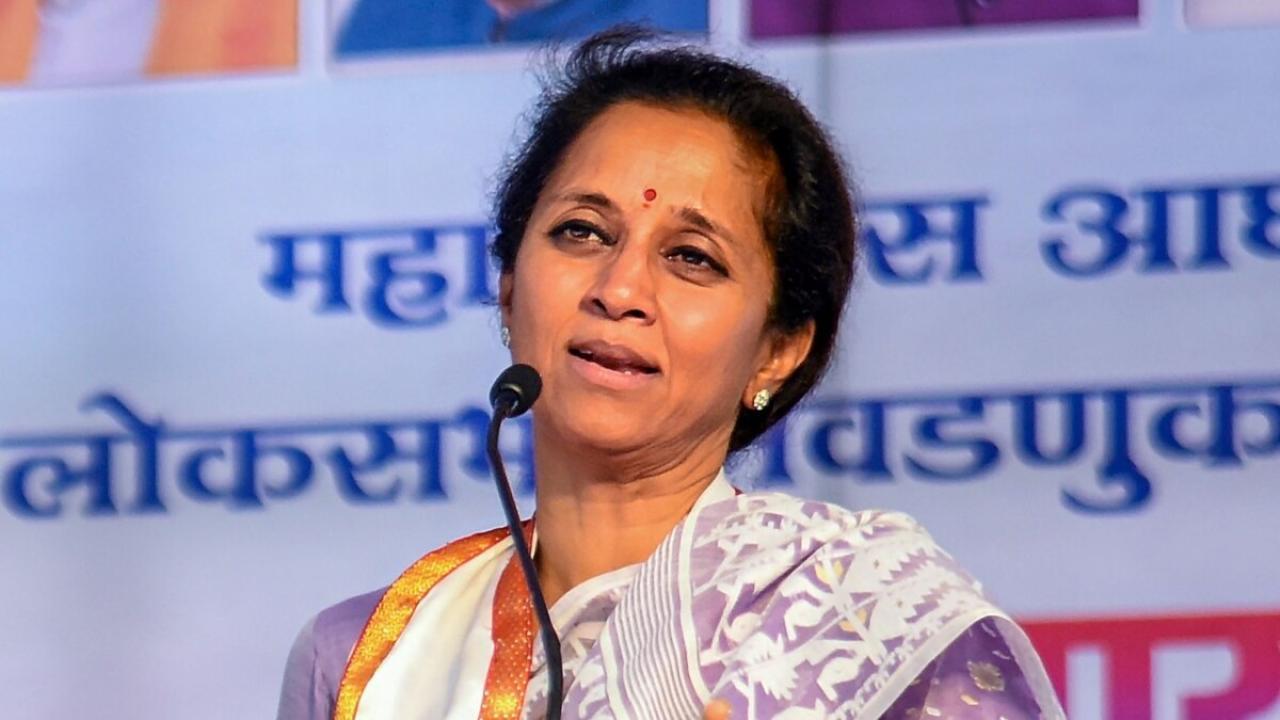 Iसुले ने महाराष्ट्र सरकार से हिंदी को तीसरी भाषा बनाने पर स्पष्टता की मांग की