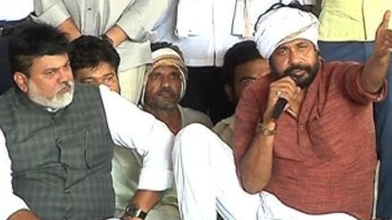 X/Pics, Bacchu Kadu
