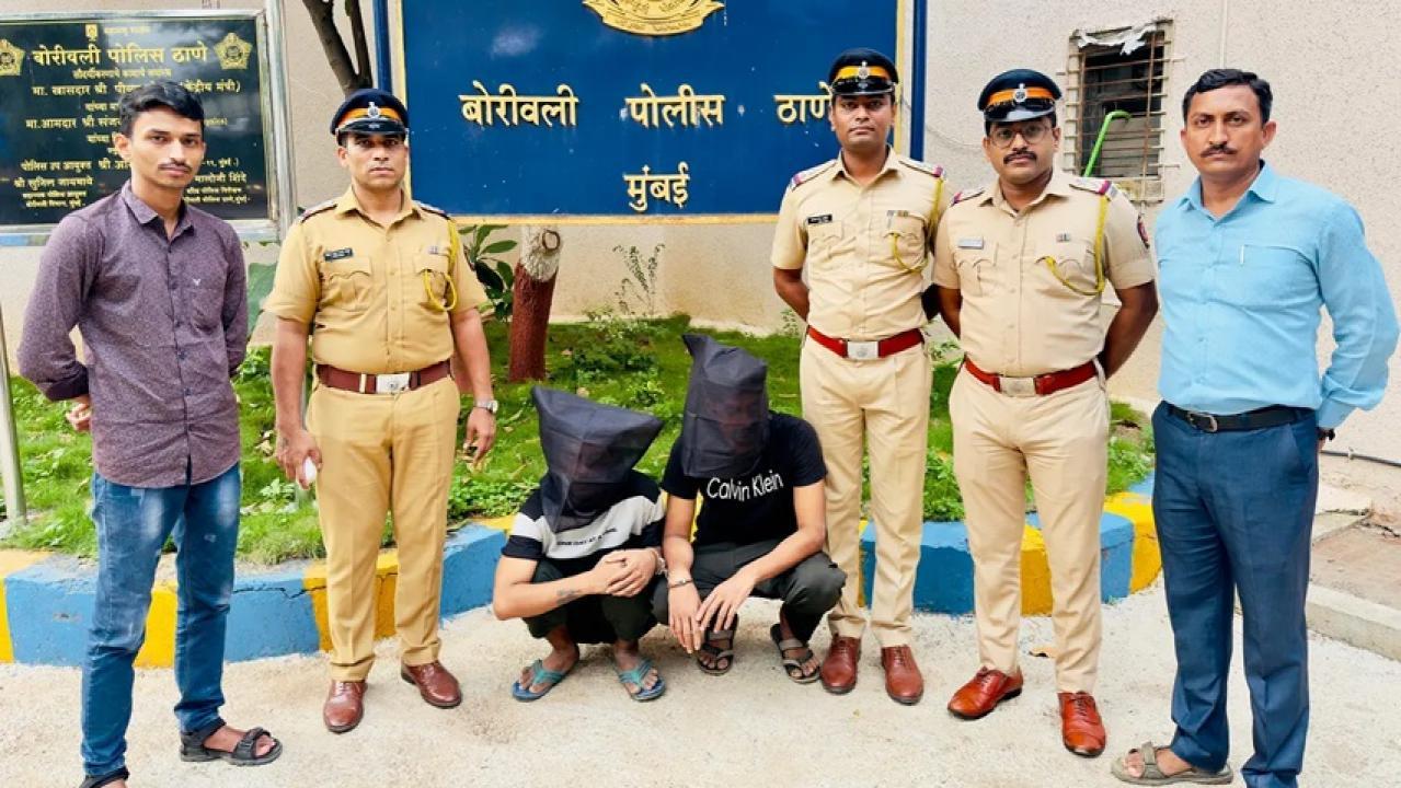 बाद में मांगे जाने वाले शुल्क में रिफंड प्रोसेसिंग के लिए 3500 रुपये, रद्द किए गए “प्रीमियम शूट” के लिए 2500 रुपये और अतिरिक्त कपड़ों के लिए 4000 रुपये शामिल थे. बार-बार आश्वासन दिए जाने के बावजूद फोटोशूट कभी नहीं हुआ.
