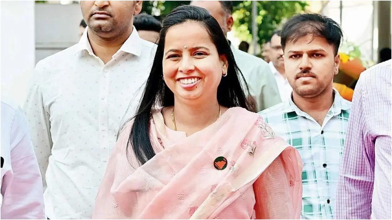 अदिति तटकरे की फाइल फोटो