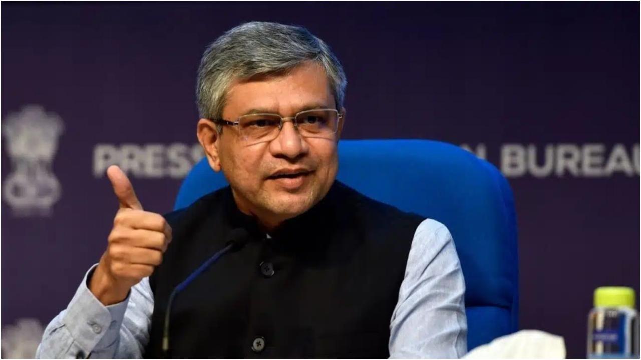 अश्विनी वैष्णव ने कहा कि भारत जल्द ही नई इकाइयों के साथ अपनी पहली घरेलू चिप लॉन्च करेगा.
