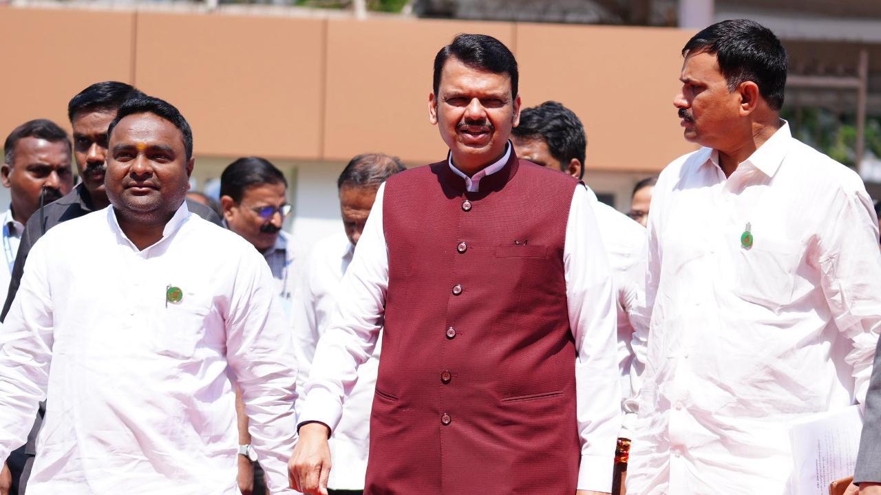 X/Pics, Devendra Fadnavis