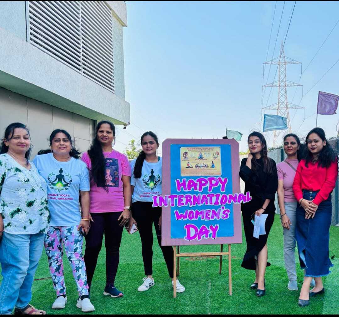 कार्यक्रम का संचालन रोजमीन आत्तार ने किया, जिन्होंने कुशलता से सभी सत्रों का मार्गदर्शन किया और धन्यवाद ज्ञापन दिया. उन्होंने आयोजकों और भाग लेने वाली सभी महिलाओं का आभार व्यक्त किया, जिन्होंने इस आयोजन को सफल बनाने में योगदान दिया.