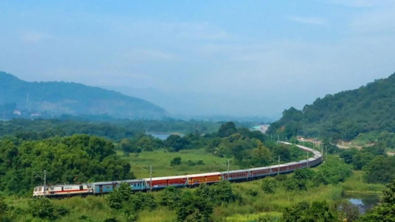 Pic/X/@KonkanRailway