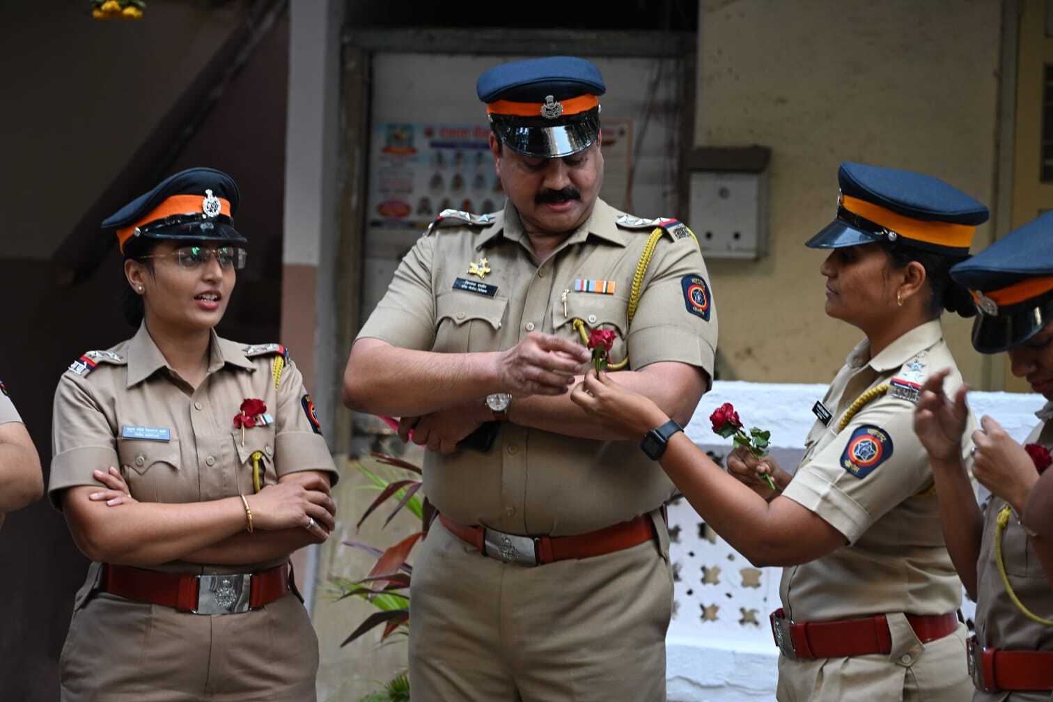 उन्होंने राज्य की महिला नायकों के समर्थन में बैनर लेकर सशक्तिकरण का संदेश दिया. यह आयोजन न केवल महिलाओं के अधिकारों को प्रमोट करने के लिए था, बल्कि समाज में उनकी भूमिका को भी सम्मानित करने के लिए किया गया.