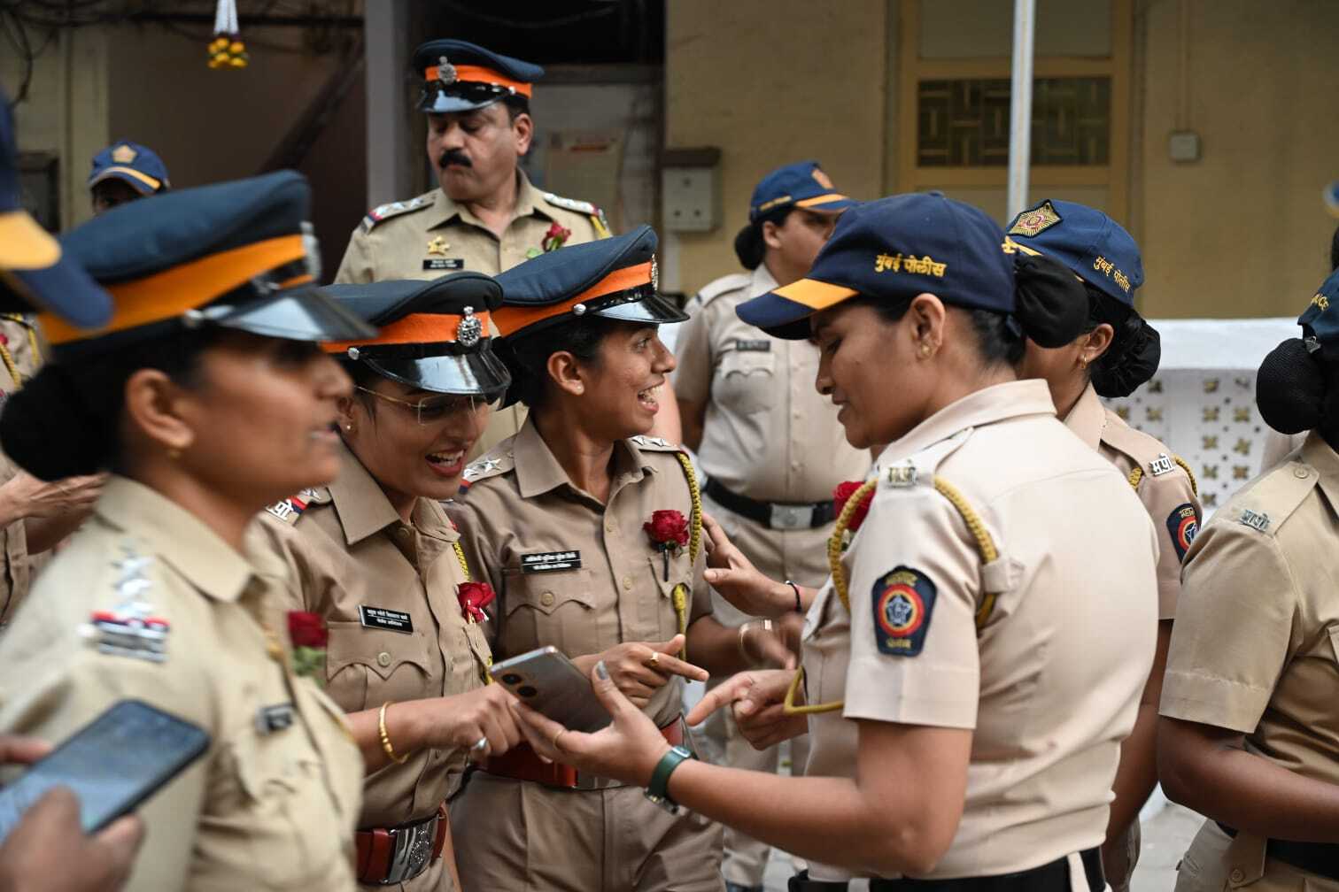 मुंबई पुलिस ने इस दिन को और भी खास बनाने के लिए कुल 12 कार्यक्रमों का आयोजन किया, जिसमें 225 महिलाओं को सुरक्षा से संबंधित प्रशिक्षण प्रदान किया गया.