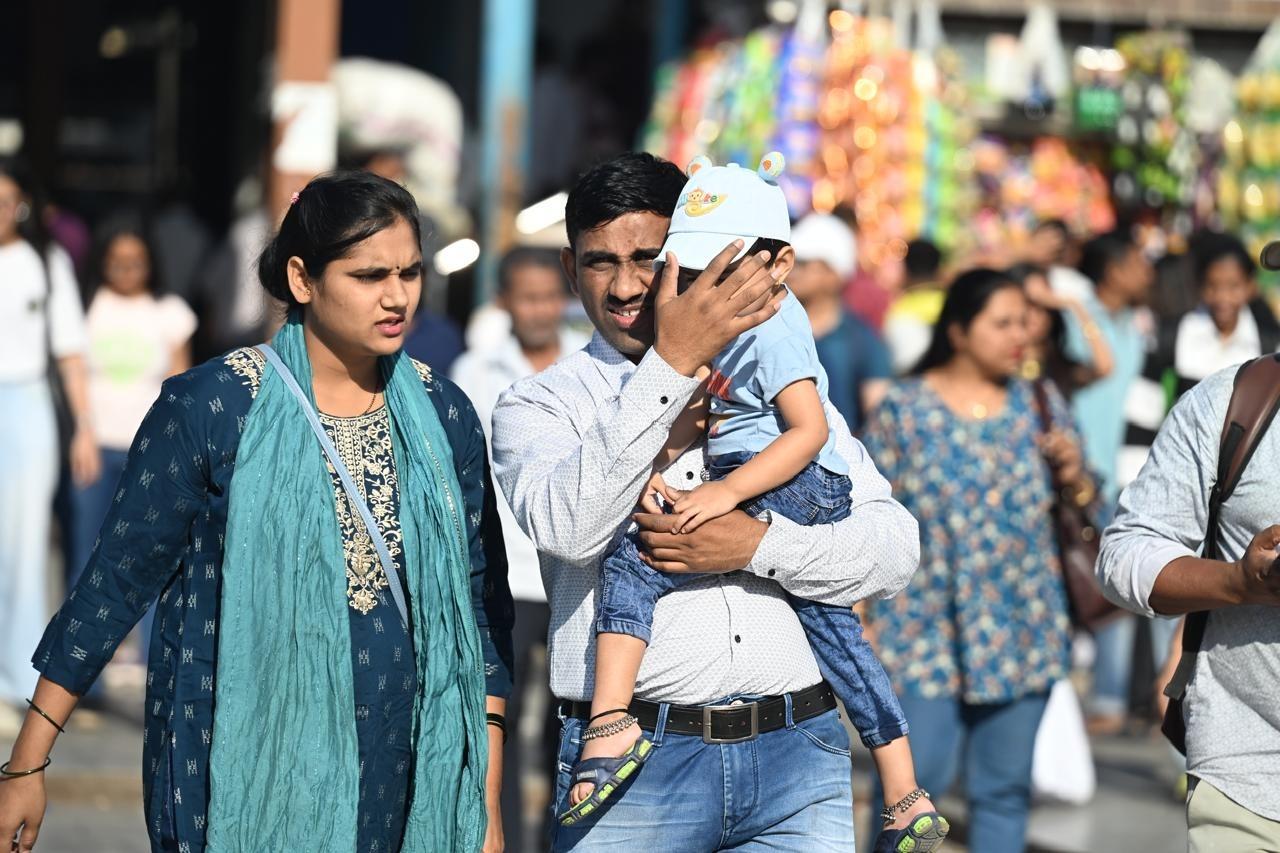 लेकिन जिन लोगों को श्वास संबंधित समस्याएं हैं, उन्हें एहतियात बरतने की सलाह दी जाती है.