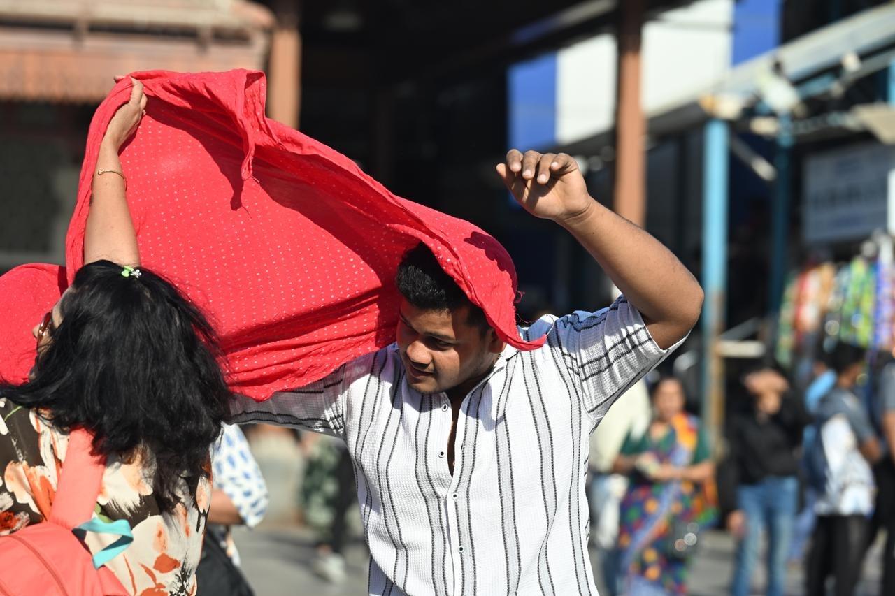 भारतीय मौसम विभाग (IMD) के अनुसार, रविवार, 9 मार्च को मुंबई का मौसम साफ रहने की उम्मीद है. 