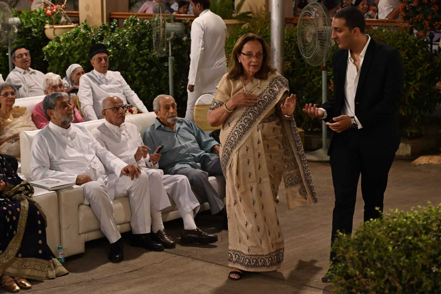 उन्होंने यह सुनिश्चित करने का संकल्प लिया कि लोगों को हर वक्त पानी की उपलब्धता हो. इसके लिए उन्होंने एक ऐसा कुआं खुदवाया जो सालभर पानी की आपूर्ति करता रहे.