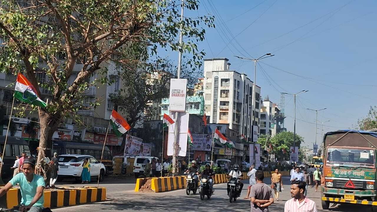 धारावी के हजारों लोग इस योजना को लेकर असमंजस में हैं, क्योंकि इसमें उनकी आजीविका और आवास का सवाल है. 