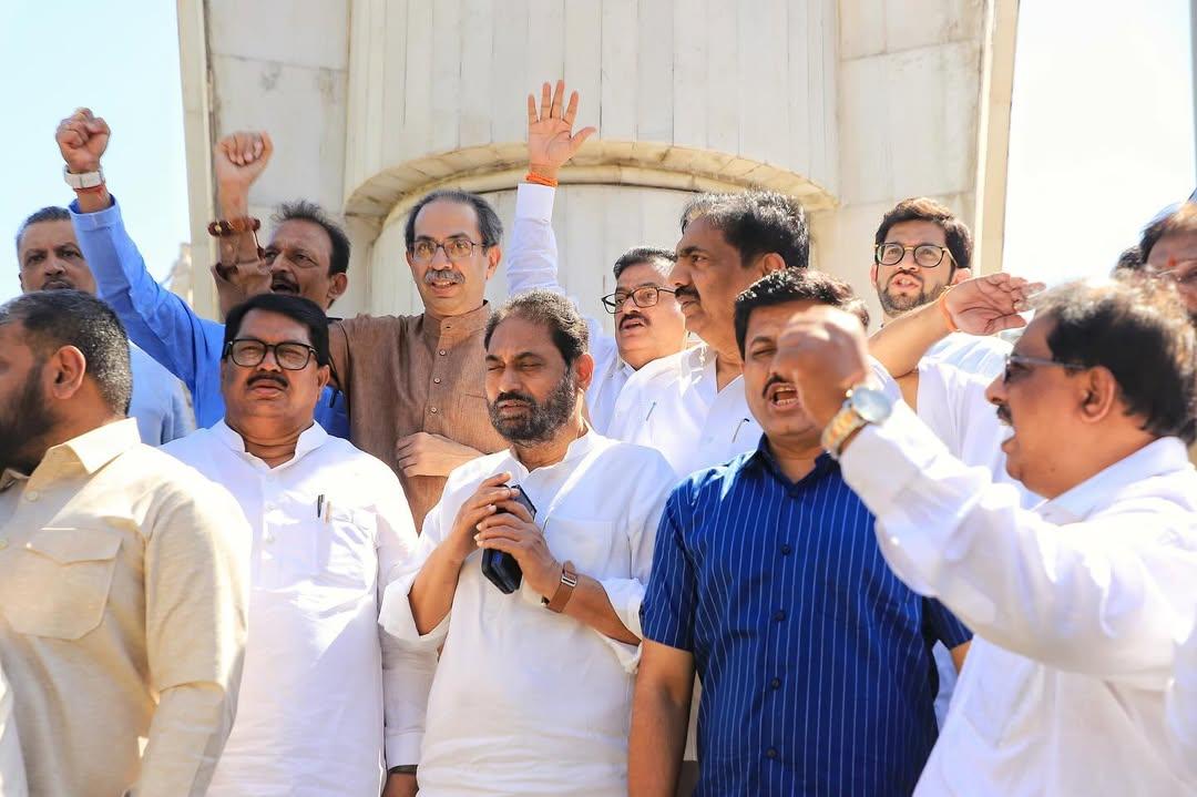 श्रद्धांजलि देने के बाद मीडिया से बात करते हुए उन्होंने साफ शब्दों में कहा कि उन्होंने अपना रुख स्पष्ट कर दिया है और अब बार-बार एक ही बात दोहराने का कोई मतलब नहीं है. उन्होंने चेतावनी भरे स्वर में कहा, 