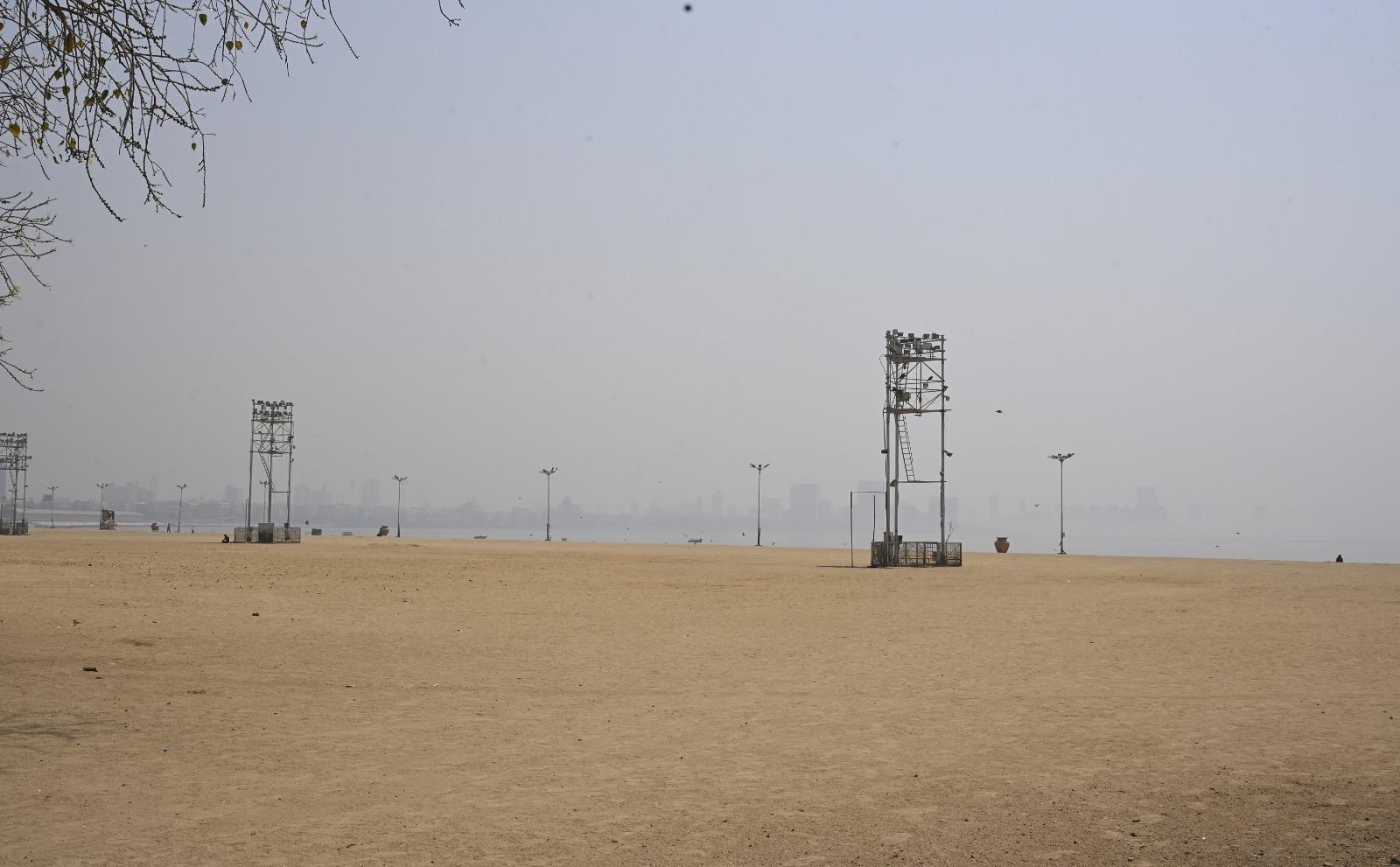 गर्मी के कारण लोग घरों में रहना ज्यादा पसंद कर रहे हैं, जिससे मुंबई के इन प्रमुख स्थलों की रौनक फीकी पड़ गई.