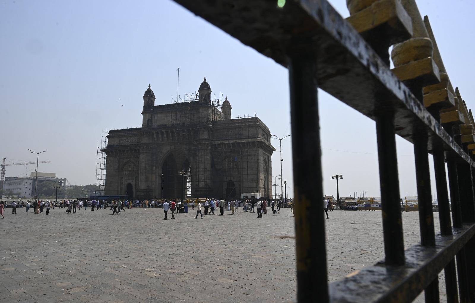 भारत मौसम विज्ञान विभाग के मुताबिक, आने वाले दिनों में भीषण गर्मी का सिलसिला जारी रह सकता है, जिससे लोगों को और अधिक सतर्क रहने की जरूरत है. उमस और बढ़ते तापमान को देखते हुए नागरिकों को धूप से बचाव के उपाय करने चाहिए और स्वास्थ्य का विशेष ध्यान रखना चाहिए.