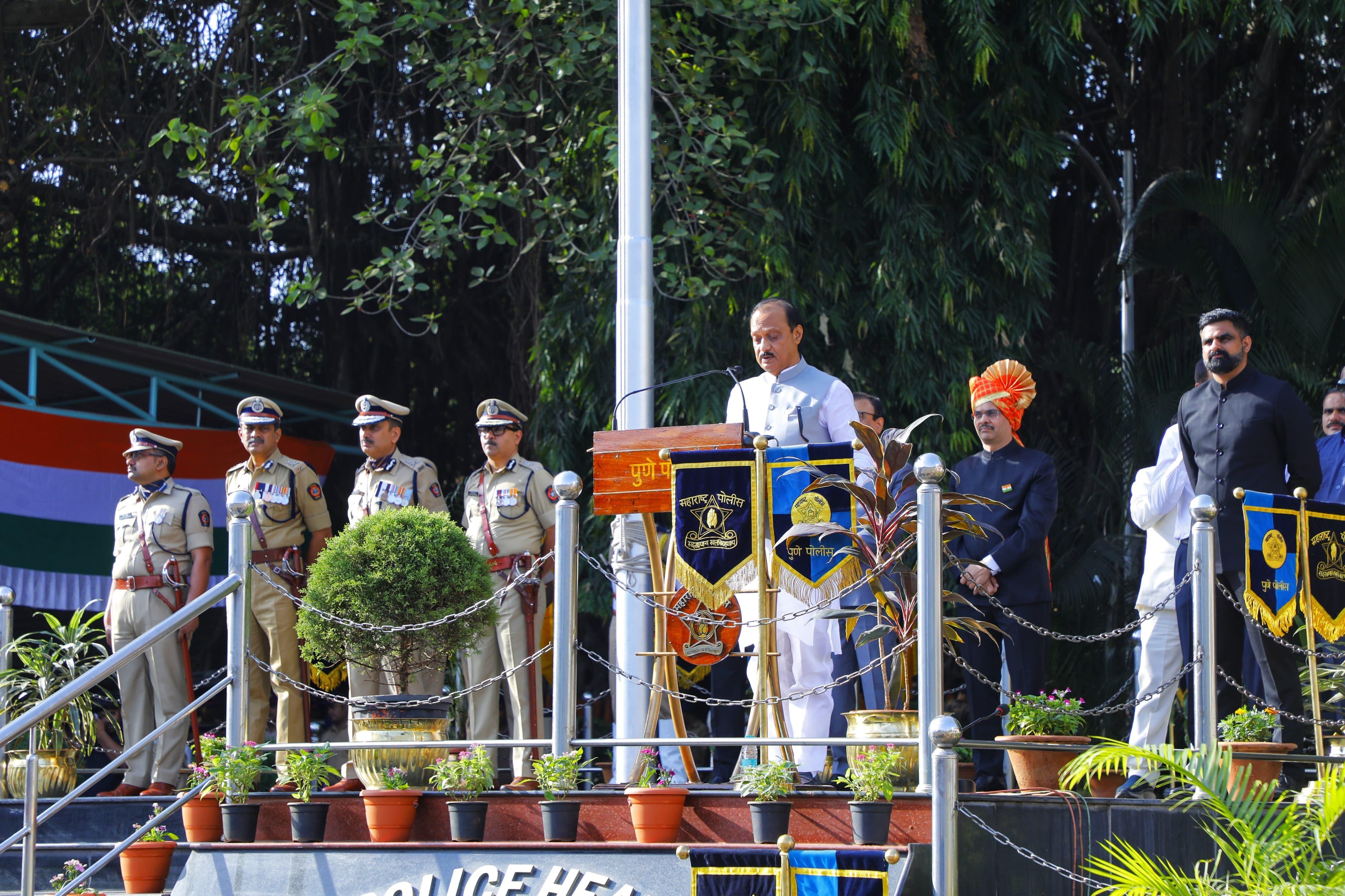 उपमुख्यमंत्री ने कहा कि महाराष्ट्र राज्य की समृद्धि और विकास के लिए सभी को मिलकर काम करने की आवश्यकता है. 
