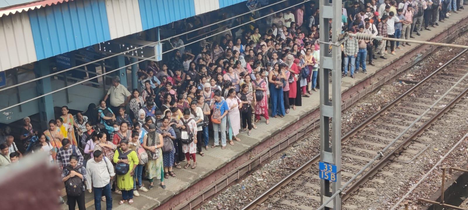 मौसम विभाग के मुताबिक, आगामी दिनों में भी मुंबई में बारिश और तेज हवाओं की संभावना बनी रहेगी, जिससे मौसम के उतार-चढ़ाव से सावधान रहना जरूरी होगा.