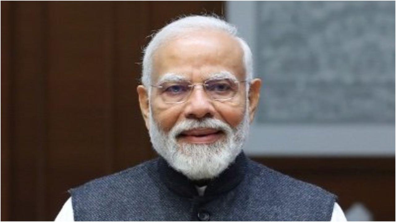 प्रधानमंत्री मोदी दाहोद स्मार्ट सिटी के तहत 233 करोड़ रुपये की लागत वाली विकास परियोजनाएं भी लोगों को समर्पित करेंगे. तस्वीर/X