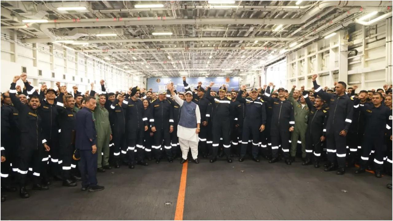 राजनाथ सिंह ने ऑपरेशन सिंदूर के दौरान भारतीय सशस्त्र बलों की गति, सटीकता और समन्वय की प्रशंसा की. फोटो/डिफेंस पीआरओ