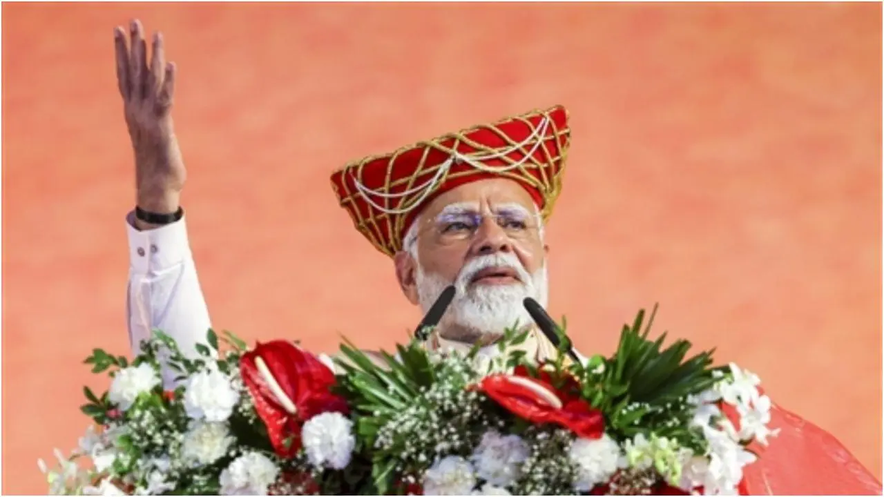 प्रधानमंत्री नरेंद्र मोदी ने `महिला सशक्तिकरण महासम्मेलन` को संबोधित किया. तस्वीर/पीटीआई