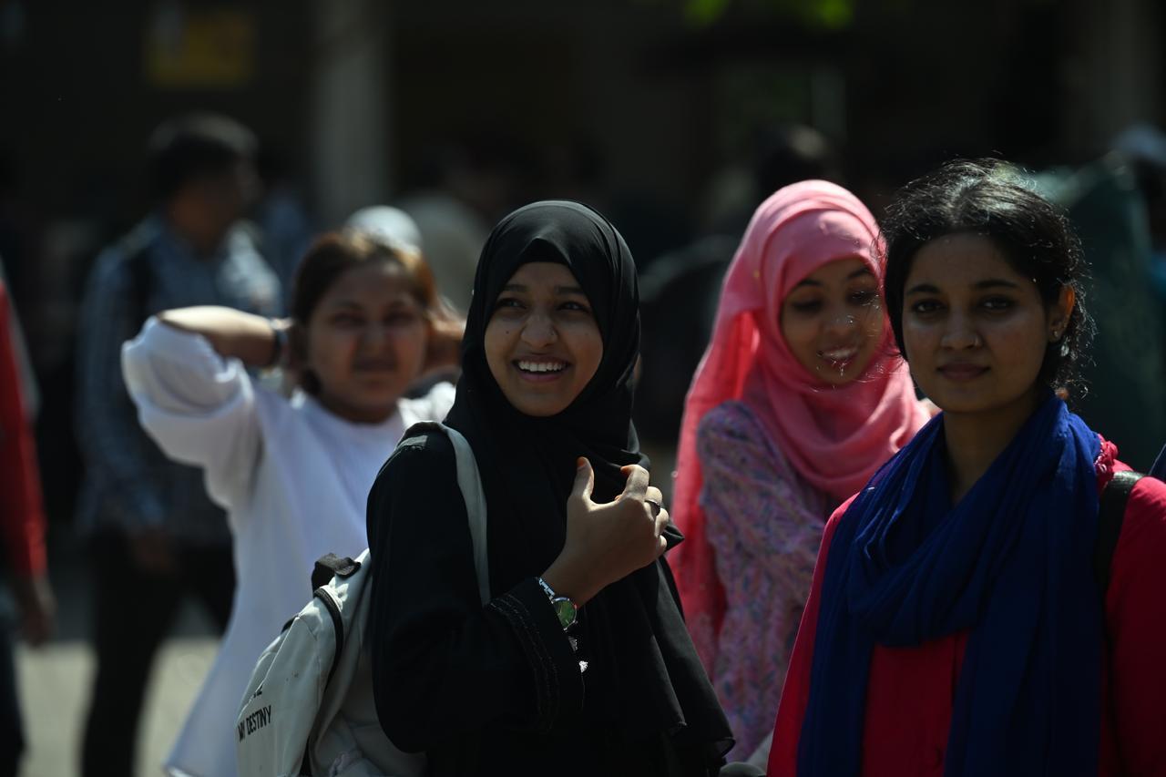 घरों में एयर कंडीशनर और पंखे लगातार चलाए जा रहे हैं, लेकिन इसके बावजूद लोगों को पूरी राहत नहीं मिल पा रही है.&nbsp;