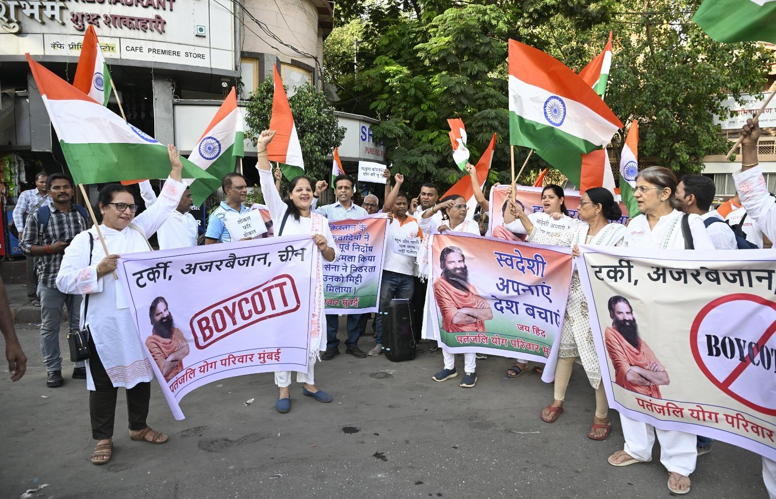 इस प्रदर्शन में भाग लेने वाले लोगों ने जोर देकर कहा कि भारत की सुरक्षा और संप्रभुता के खिलाफ जो भी बाहरी ताकतें रुख अपनाती हैं, उनका सख्ती से मुकाबला किया जाना चाहिए. 