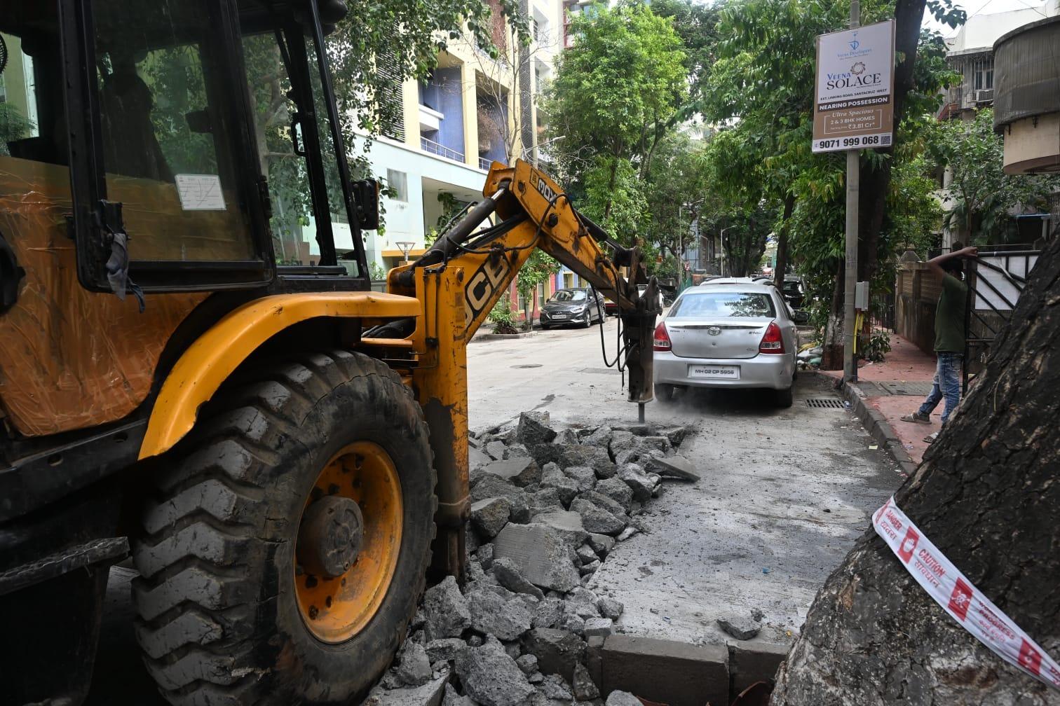 यह घटना मुंबई में सार्वजनिक निर्माण कार्यों की गुणवत्ता और निगरानी की चुनौती को भी सामने लाती है,