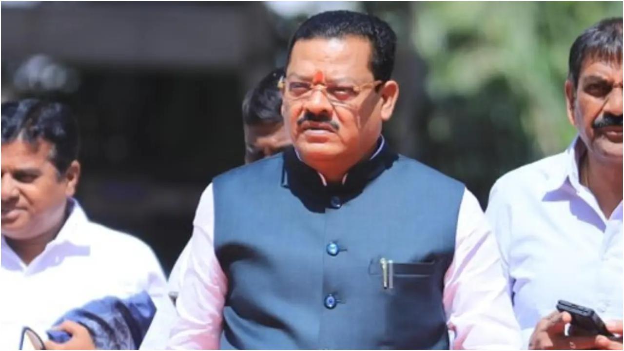 Iमहिला ने शिवसेना मंत्री के बेटे पर लगाया उत्पीड़न का आरोप