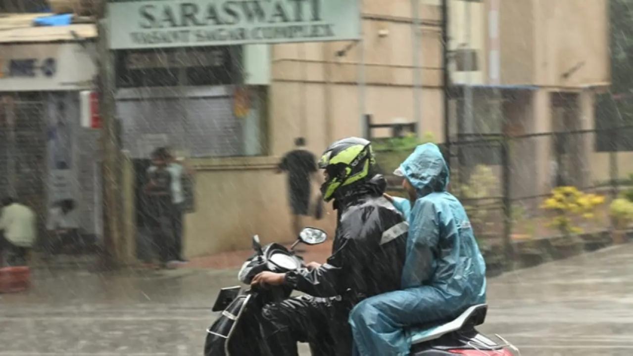 Iबादलों की चादर तले मुंबई, IMD ने जताई हल्की से मध्यम बारिश की संभावना