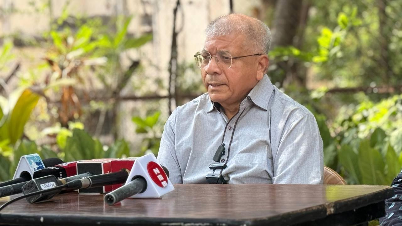 X/Pics, Prakash Ambedkar