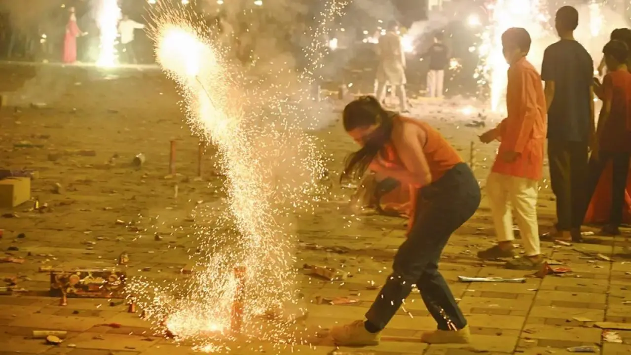 Iमुंबई में पटाखों का शोर 20 साल के न्यूनतम स्तर पर, एमपीसीबी की रिपोर्ट में दावा