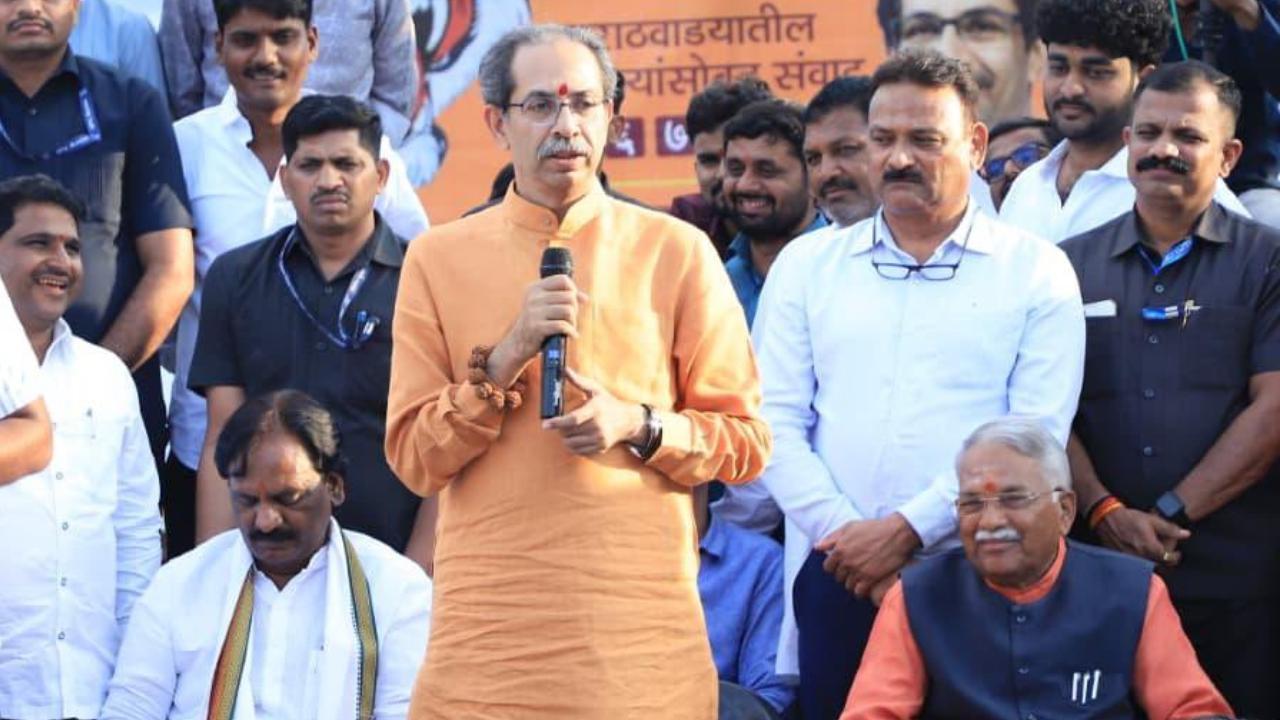 Iमराठवाड़ा दौरे में उद्धव ठाकरे का हमला- `कर्जमाफी का वादा कब पूरा होगा?`