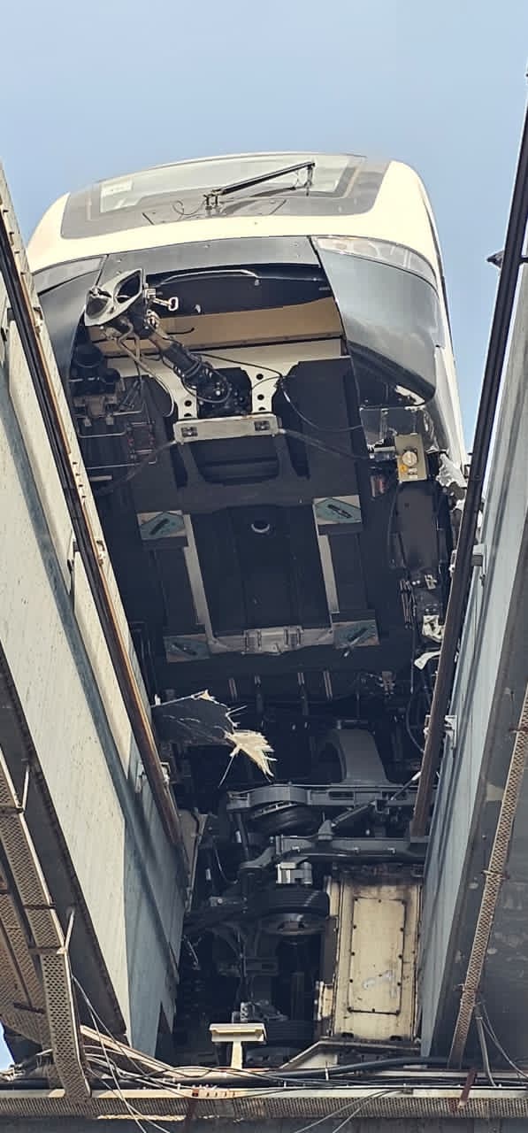 पिछले कुछ वर्षों से मुंबई मोनोरेल को तकनीकी खामियों, कम फ्रीक्वेंसी और रखरखाव से जुड़ी चुनौतियों का सामना करना पड़ रहा है.