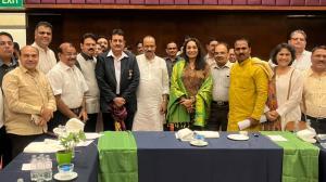 पुणे में हुई एक बैठक में महाराष्ट्र ओलंपिक संघ के 22 से अधिक संगठनों ने उपमुख्यमंत्री और मौजूदा अध्यक्ष अजित पवार के समर्थन की घोषणा की.