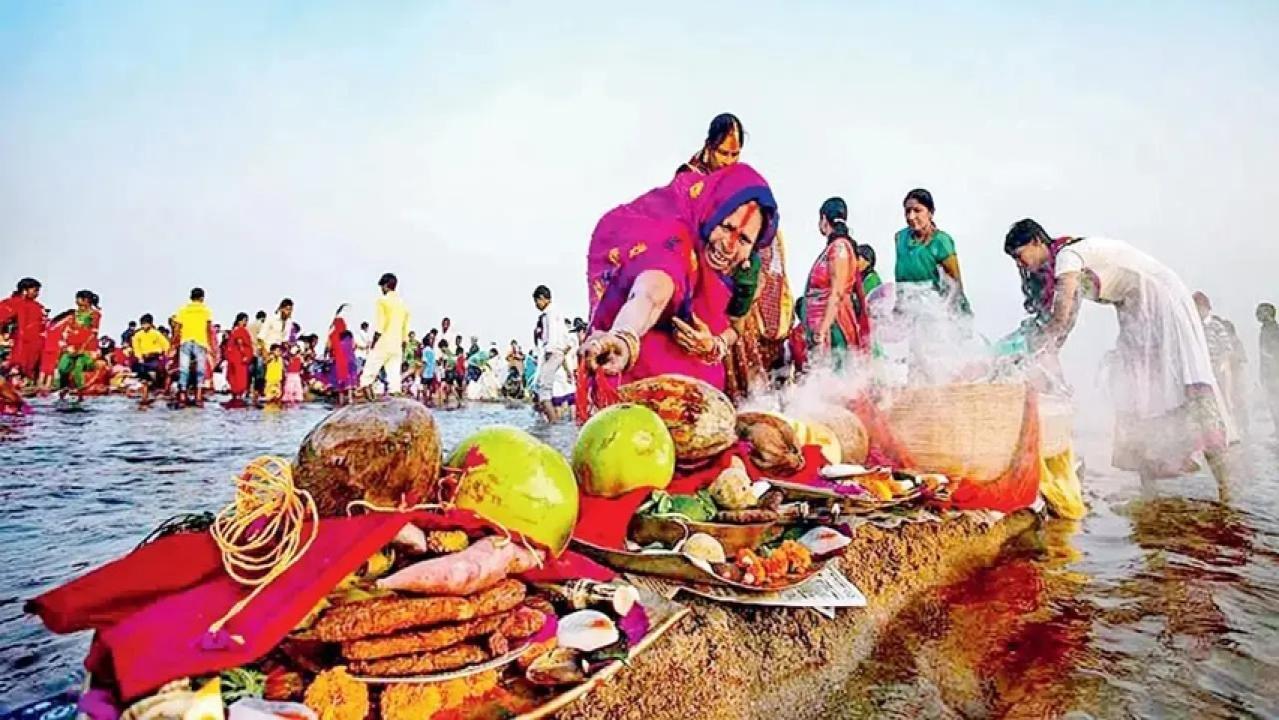 Iमुंबई पुलिस ने छठ पूजा पर सुरक्षा और भीड़ नियंत्रण के लिए यातायात नियम लागू किए
