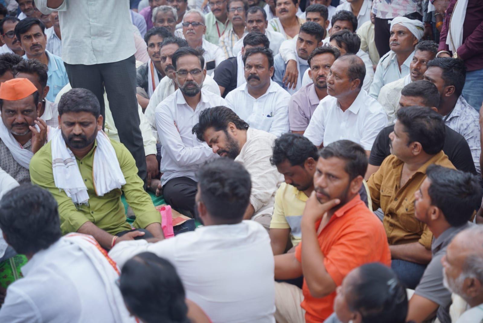 आंदोलनकारियों ने यह भी कहा कि जल संकट, बढ़ते इनपुट लागत और मौसम के बदलते मिज़ाज ने किसानों की कमर तोड़ दी है, जबकि सरकार केवल घोषणाओं तक सीमित है.