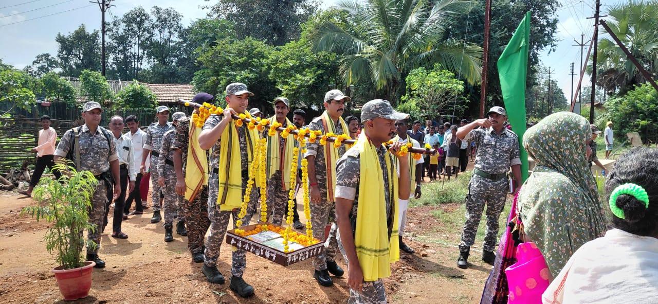 इन क्षेत्रों के 205 छात्रों ने विभिन्न प्रतियोगी परीक्षाओं के माध्यम से सरकारी नौकरियों में सफलता प्राप्त की है. पिछले पांच वर्षों में गढ़चिरौली का कोई भी युवा माओवादी समूह में शामिल नहीं हुआ, जो इस पहल की सफलता को दर्शाता है.