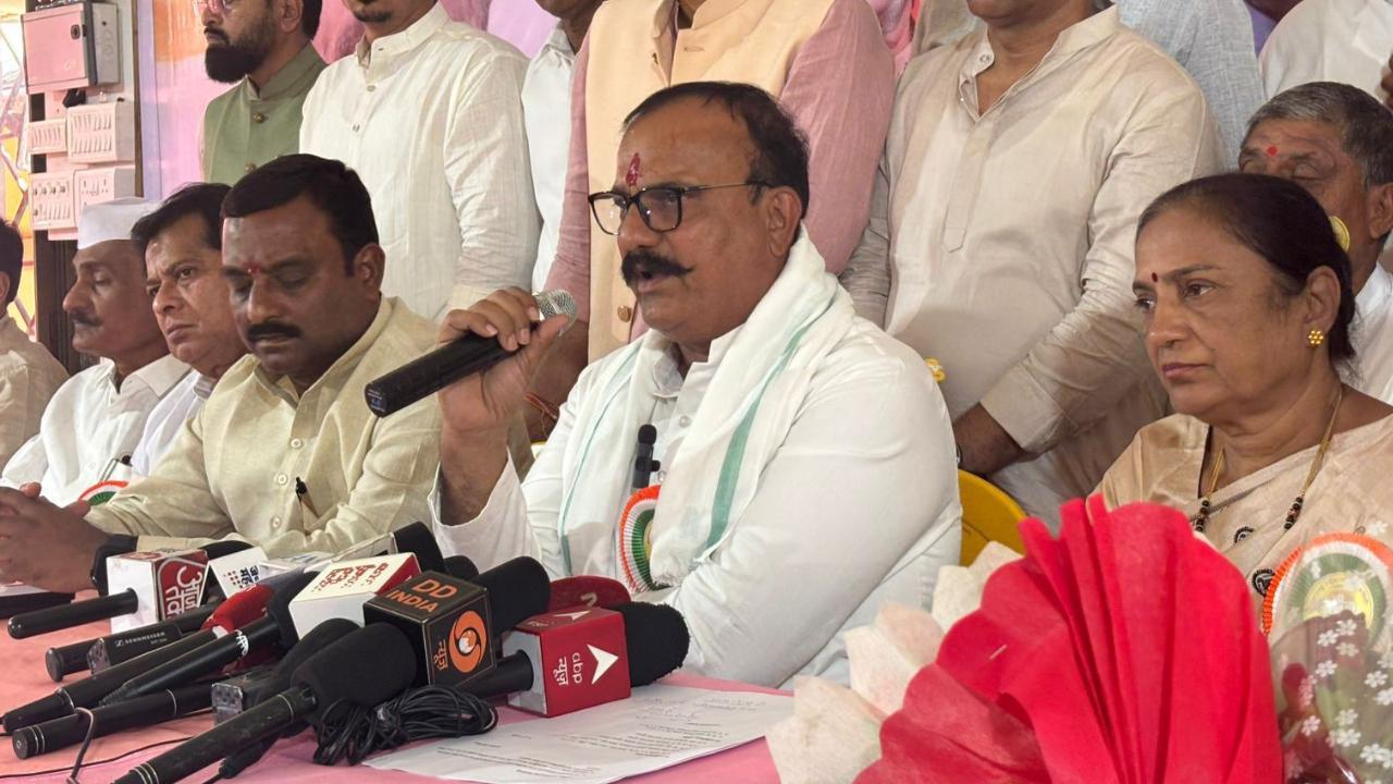 Iकिसानों की काली दिवाली पर कांग्रेस का प्रहार, ‘पिठलं भाकर’ खाकर करेंगी विरोध