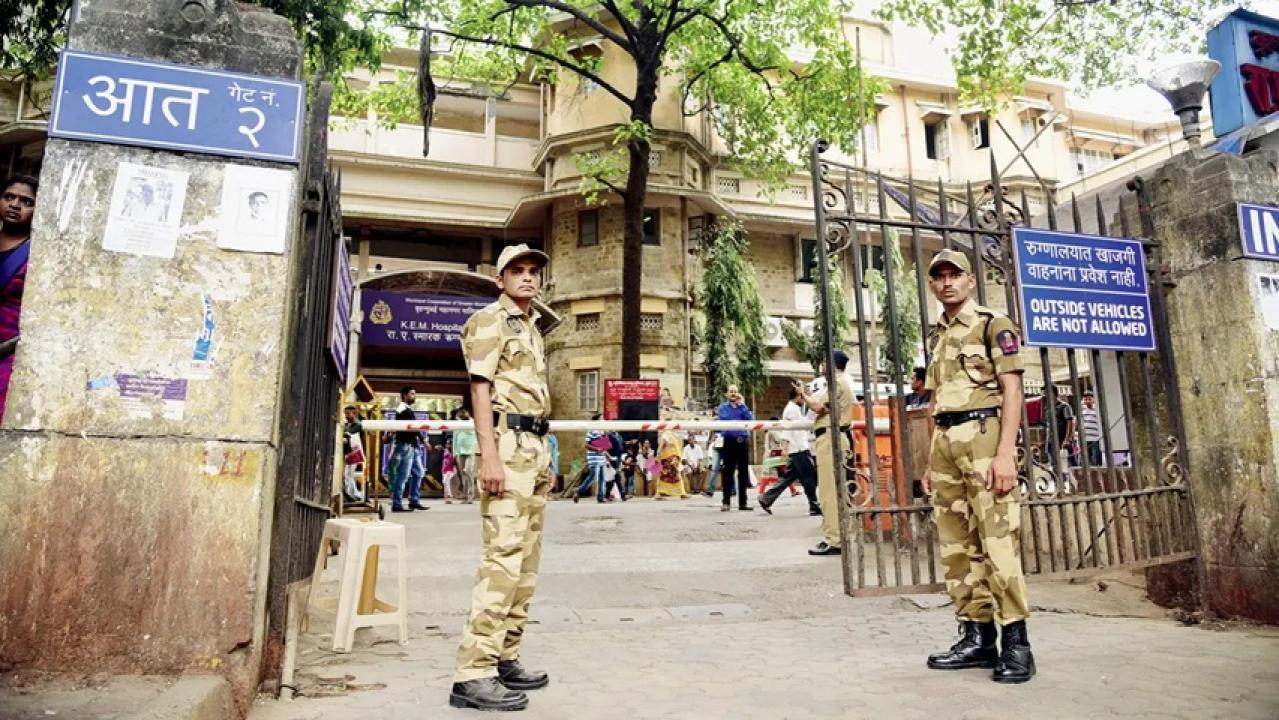 Iकेईएम अस्पताल के डॉक्टर पर महिला के भाई का चाकू से हमला