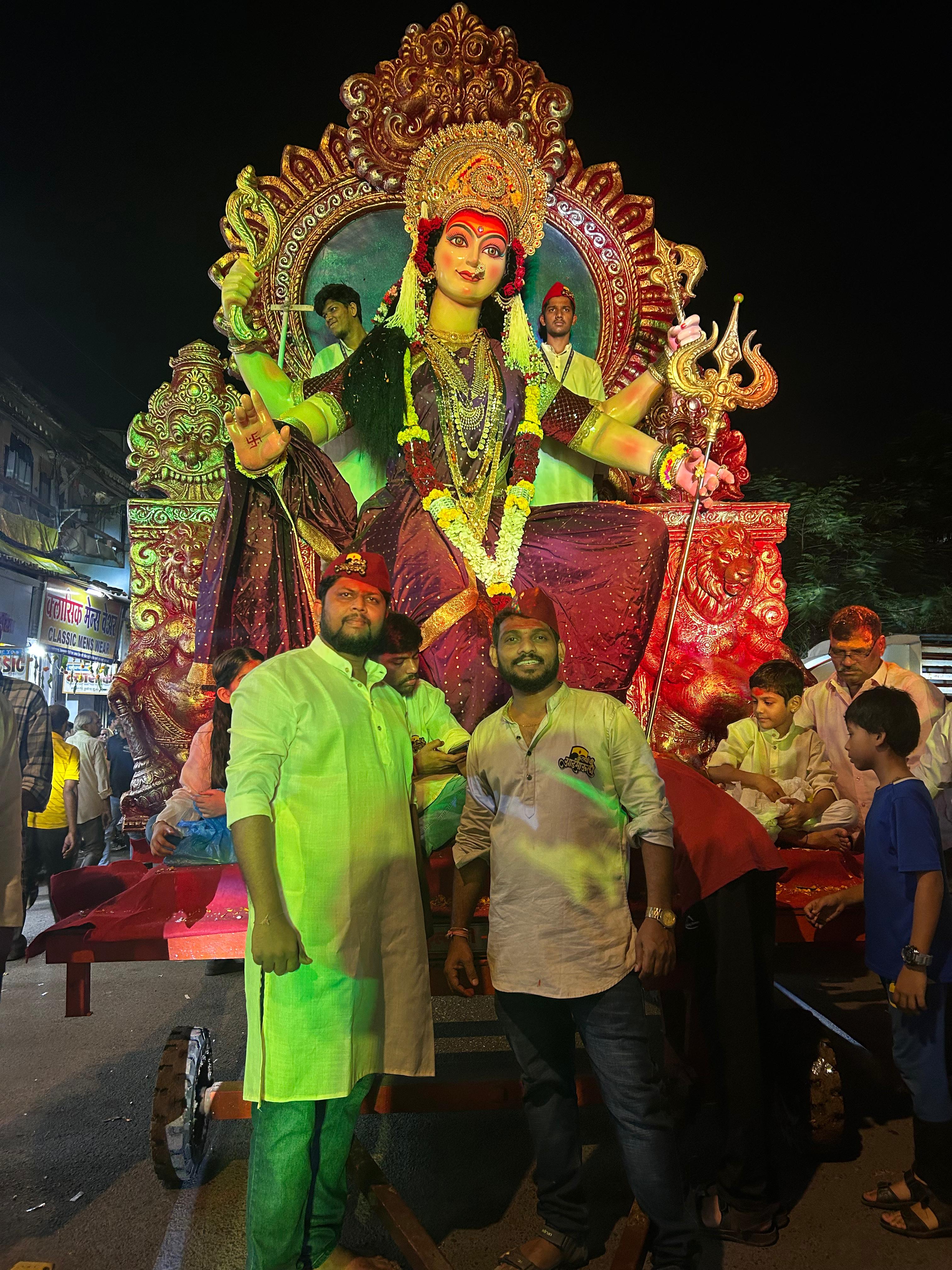 कुर्ल्याची आईमाऊली 2025 ने भक्तों के दिलों में माता दुर्गा के प्रति प्रेम और समर्पण की भावना को और गहरा किया. 