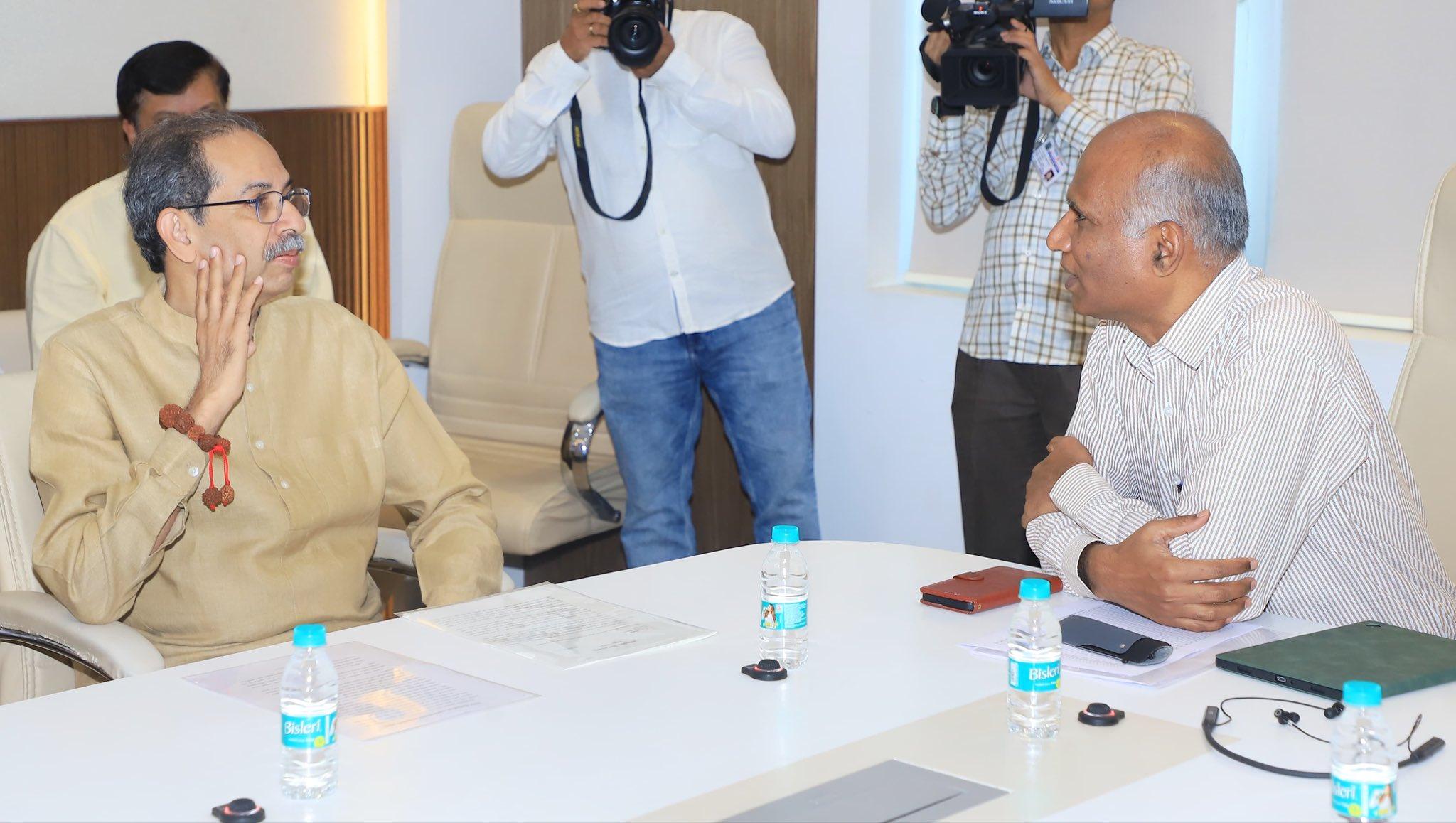उन्होंने कहा कि पिछले कुछ वर्षों में नगर निगम और पंचायत चुनावों के दौरान मतदाता सूची से नाम गायब होने और नए मतदाताओं के पंजीकरण में देरी जैसी समस्याएँ सामने आई हैं. 